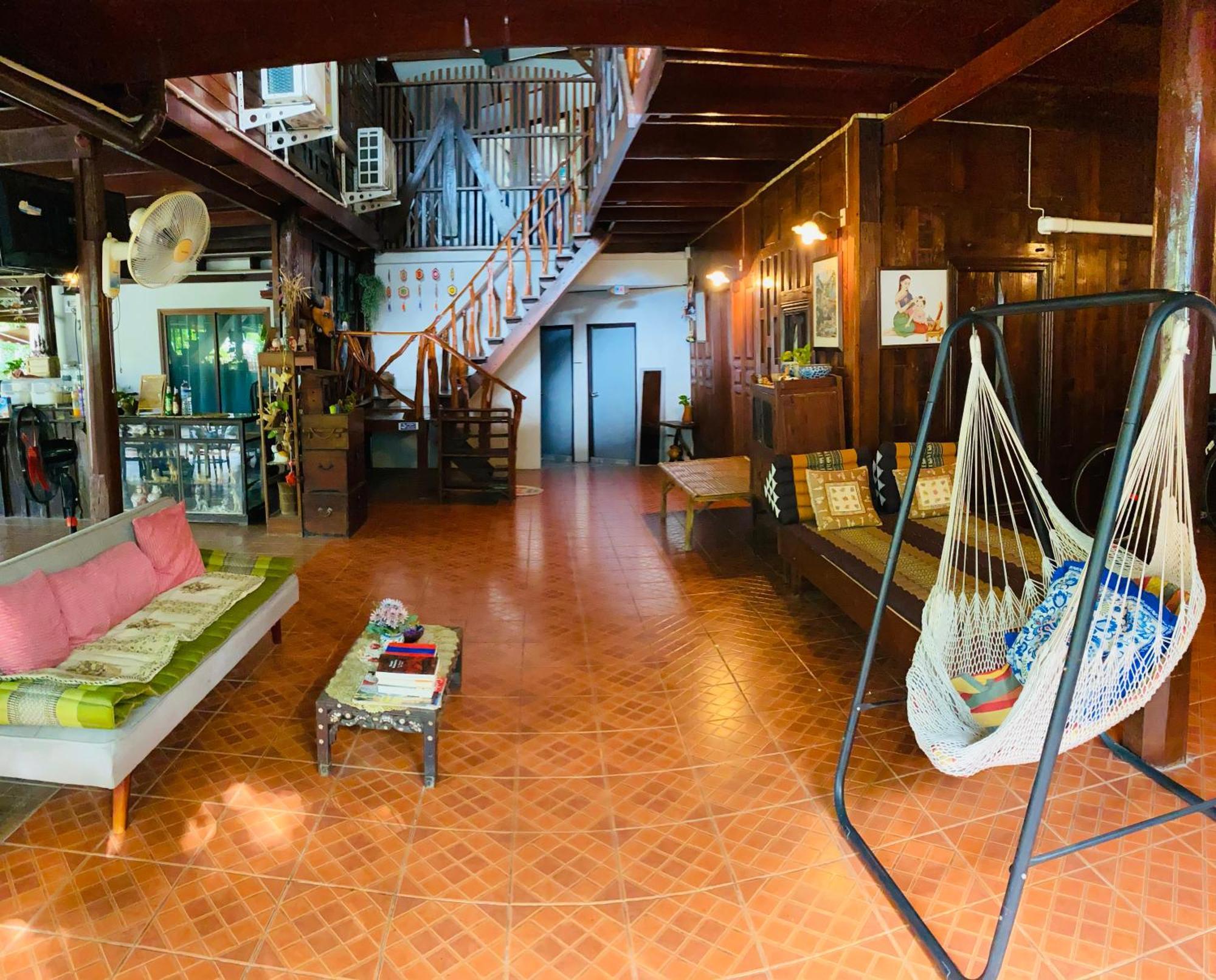 Banthai Guesthouse Пхетчабурі Екстер'єр фото