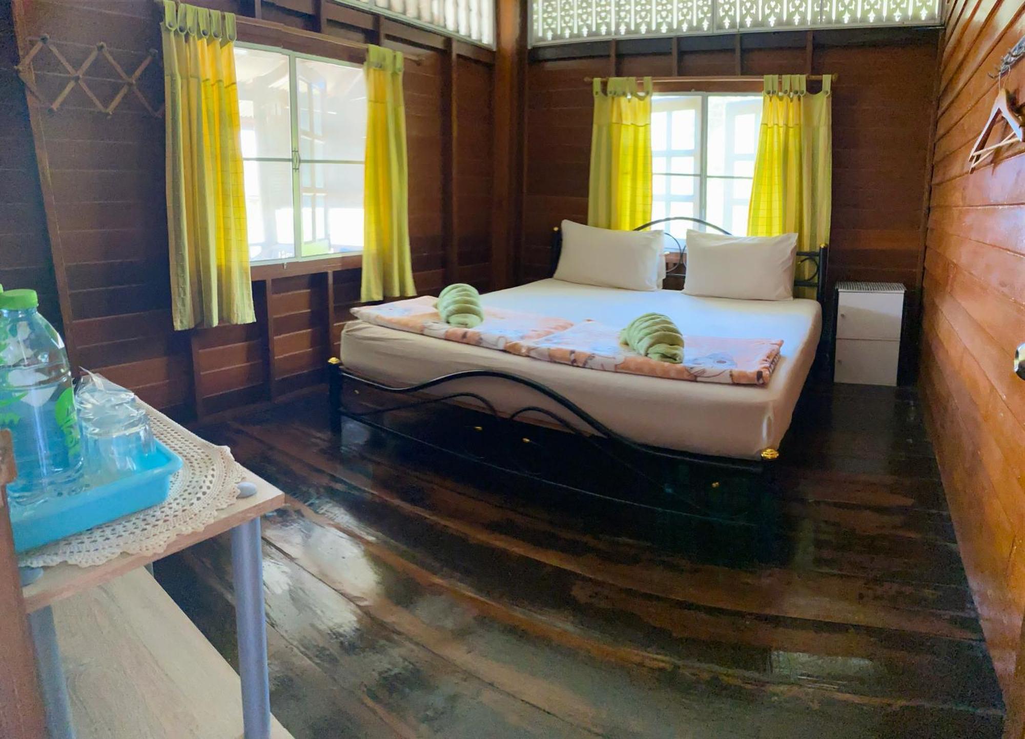 Banthai Guesthouse Пхетчабурі Екстер'єр фото