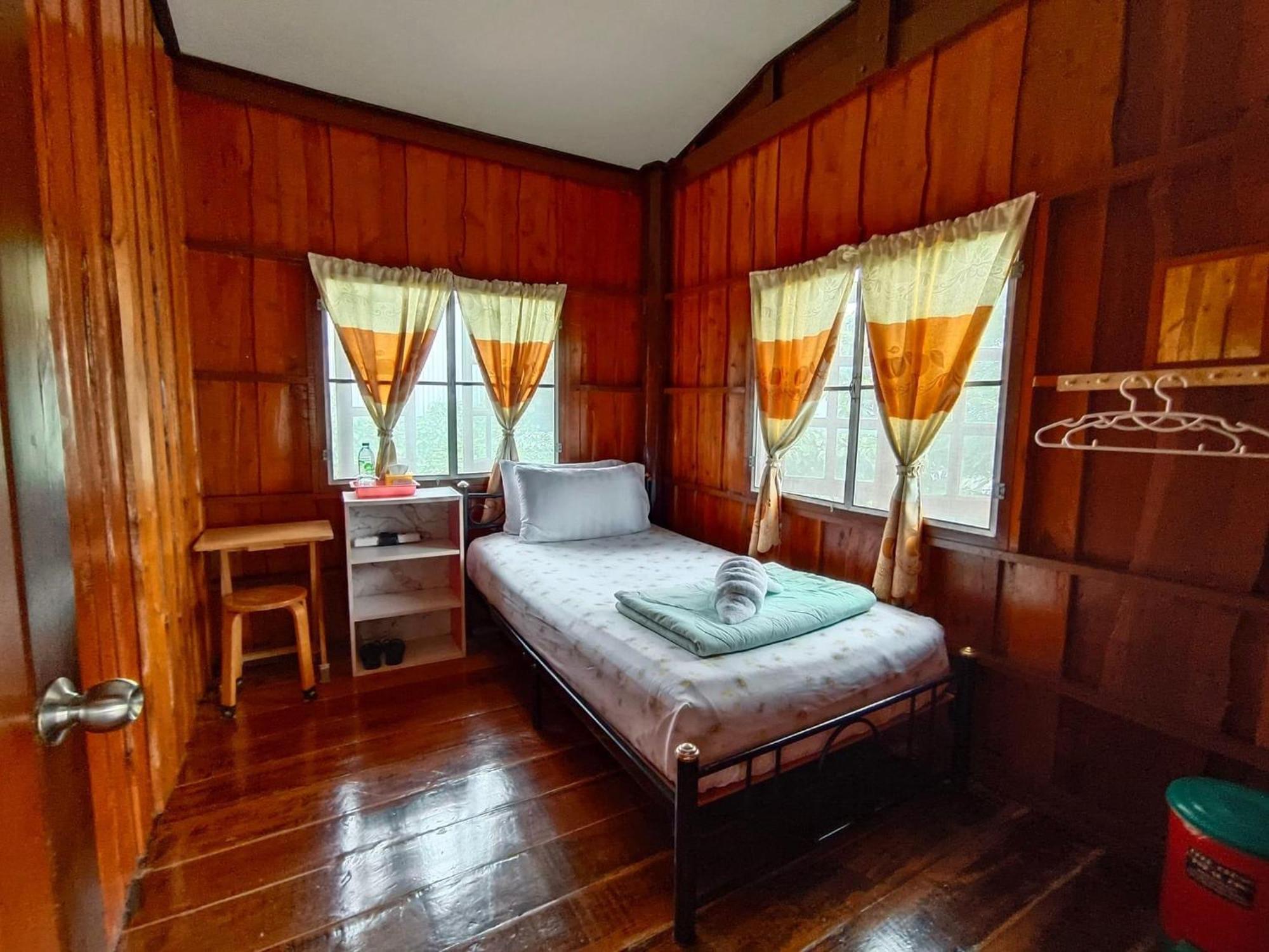 Banthai Guesthouse Пхетчабурі Екстер'єр фото