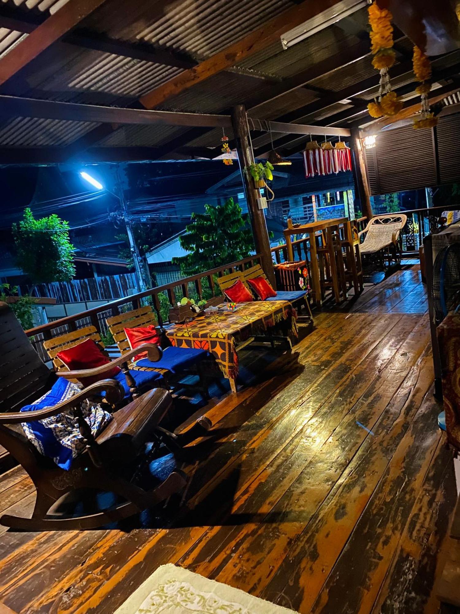 Banthai Guesthouse Пхетчабурі Екстер'єр фото