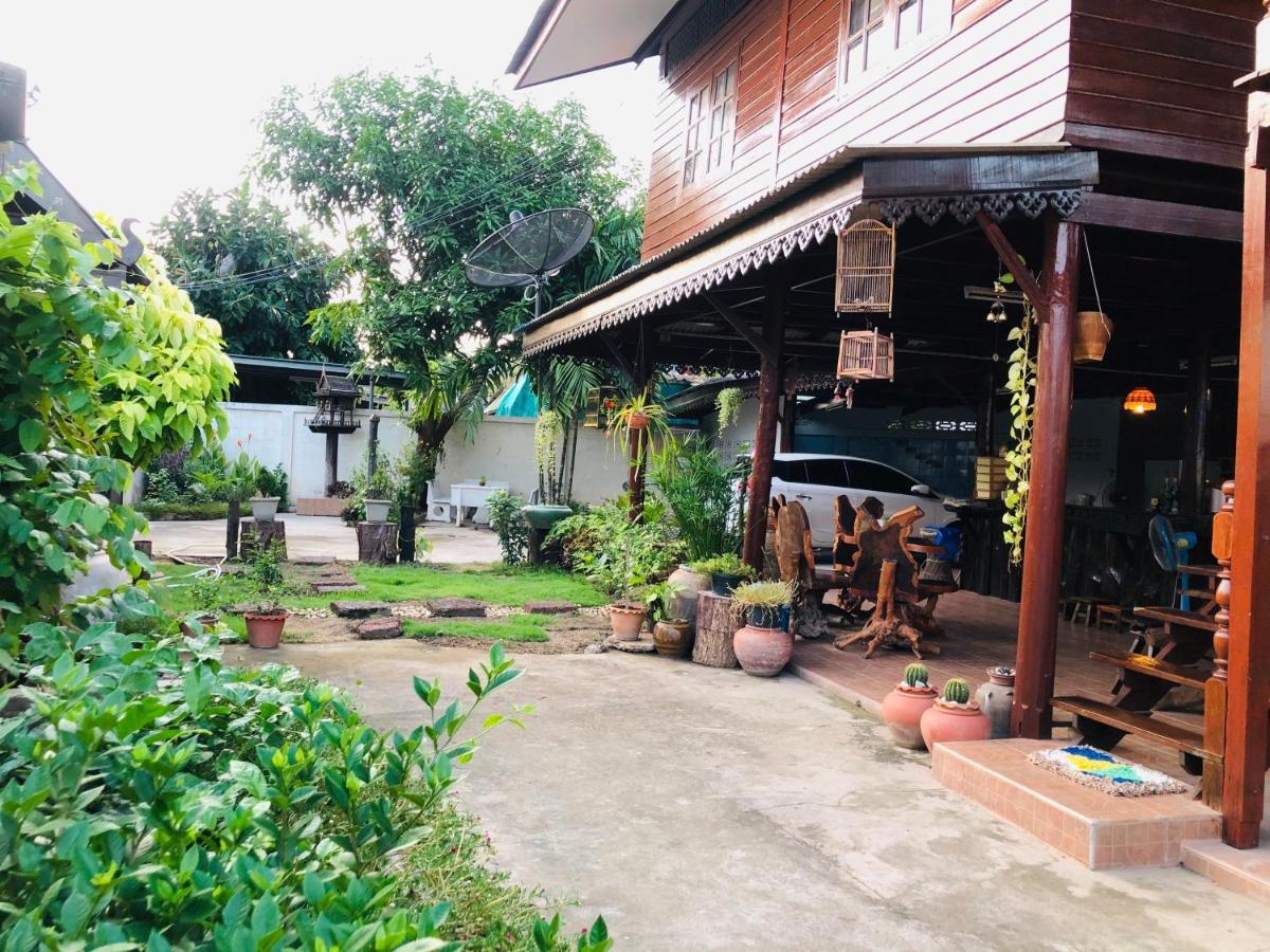 Banthai Guesthouse Пхетчабурі Екстер'єр фото